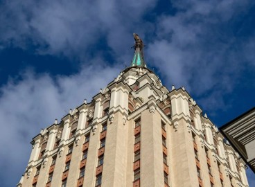 В гостиницу «Ленинградскую»: «Самую русскую» из Сталинских Высоток