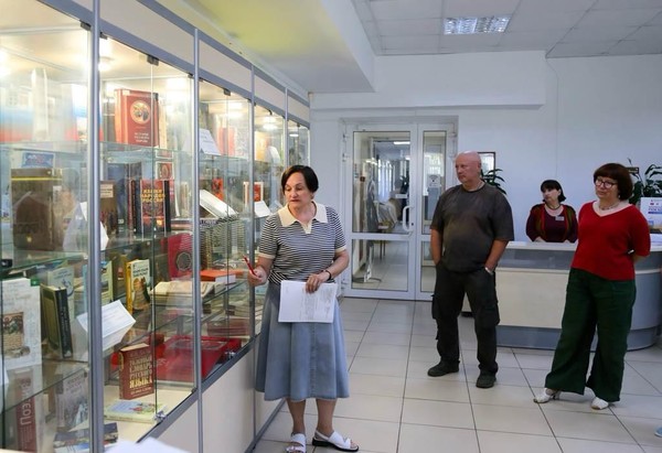 Презентация книжно-иллюстративной выставки «Языки народов России – сокровища культуры»