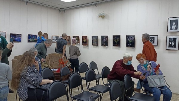 Торжественное открытие фотовыставки «Через портрет – к душе»