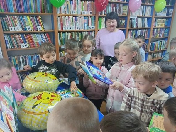 Выставка «Мир знаний открывает книга»