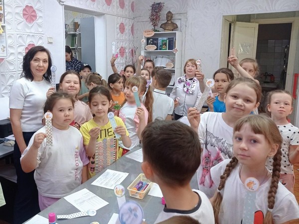 «Волшебный час в книжном царстве»