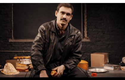 Одной ногой здесь, другой там