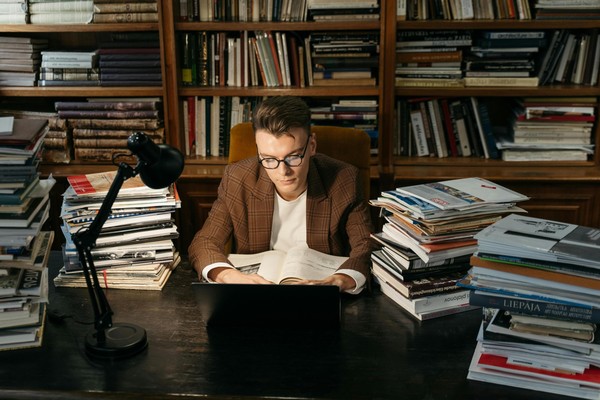 Тренинг «Структура и биты: 3 акта, 8 последовательностей в сценарии кино»