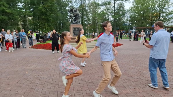 «В каждой избушке свои игрушки» посиделки за поделками к году народного единства