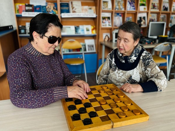 Беседа «Единство за шашечной доской: беседа о культуре и спорте»