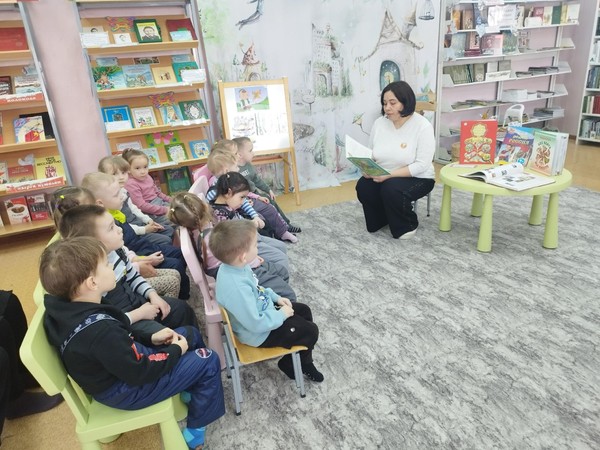 Час радостного чтения «Забавный ученик»