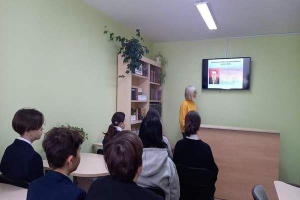 Литературный час «Гамзатов – певец мира и Дагестана»