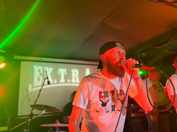Ex.t.r.a