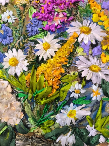 Мастер-класс по вышивке лентами: картина с ромашками 🌼