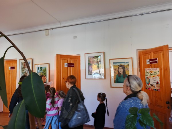 Экскурсия по музыкальному отделению