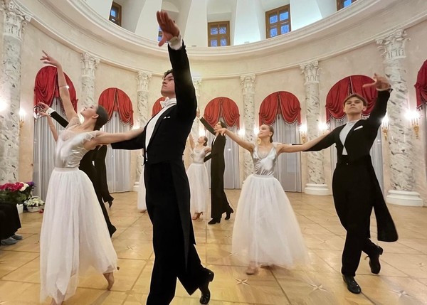 «Осенний бал в Усадьбе Оcтафьево»