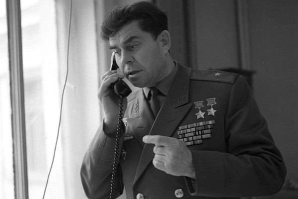 Тематическая беседа: «Боевой летчик и космонавт: Георгий Тимофеевич Береговой»