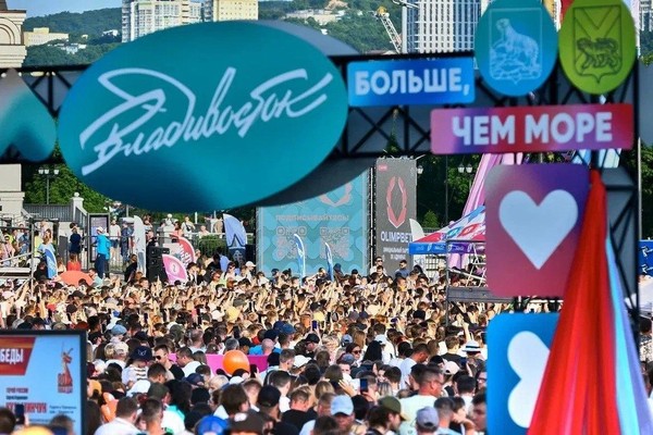 Фотовыставка «Порт приписки Владивосток. Навигация 2025»
