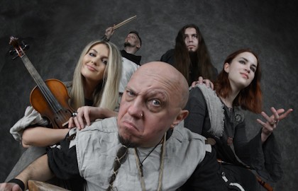 Группа «Тролль Гнёт Ель»