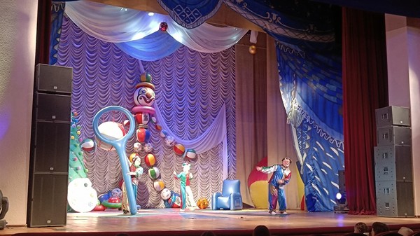Театрально-цирковое шоу «Весёлая карусель»