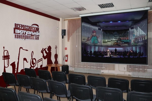 «Сказки с оркестром»: «Путешествие «Голубой стрелы» Джанни Родари