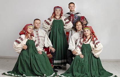 Шел казак на побывку домой...