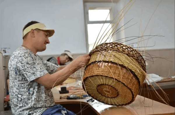 «Живая традиция: плетение из лозы» с Михаилом Олькиным