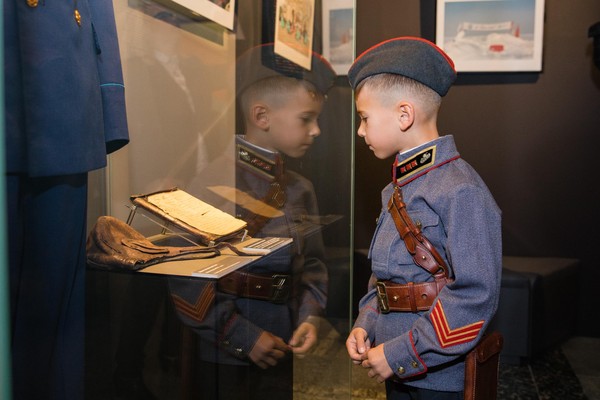 Выставка «Подвиг учителя»