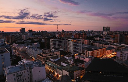 Наши стадионные хиты 2000-х в джазовом звучании на крыше
