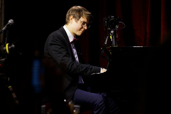 Дмитрий Файн