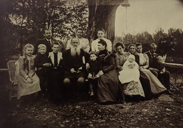 Выставка «В кругу семьи»