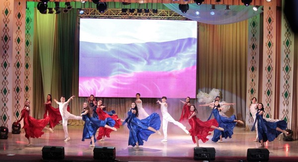 Патриотический концерт «Под флагом России»