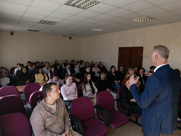 Патриотическая встреча, посвященная Дню воссоединения новых регионов с Россией