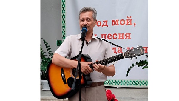 Музыкальный час «Этот город нам вечно любить»