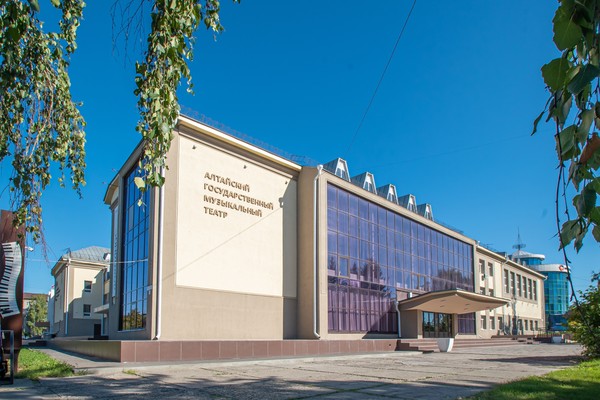 Собака на сене