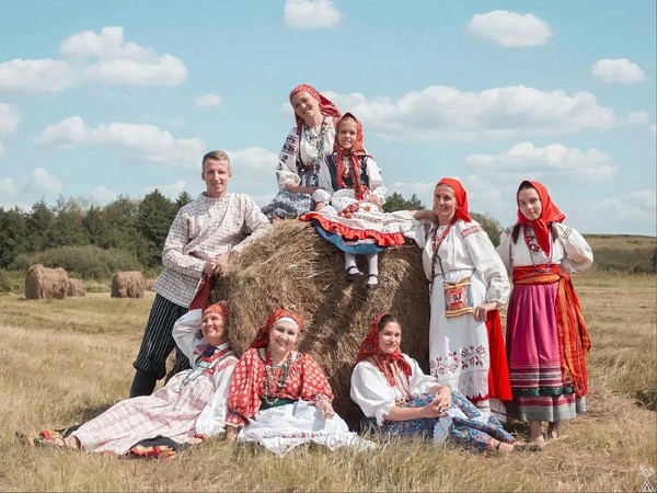 Концерт фольклорного ансамбля «Ларец»