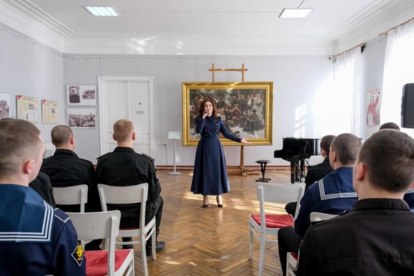 «Нам не забыть суровых дней»