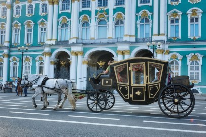 Невский проспект: 2 км и 300 лет истории