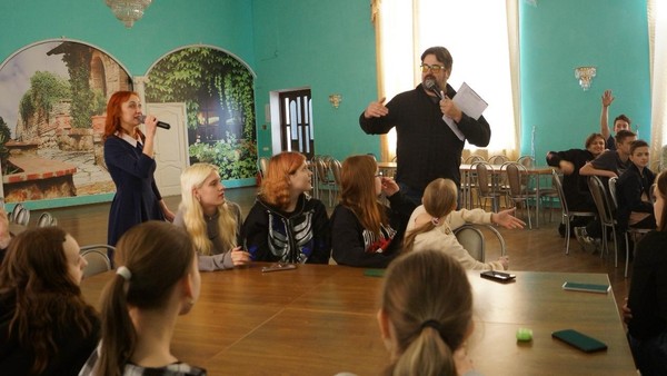 Литературно-музыкальное путешествие «100 языков родной страны»