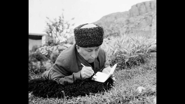 «Певец добра и человечности»
