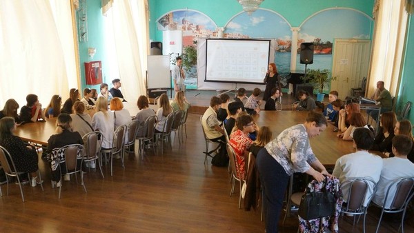 Литературно-музыкальное путешествие «100 языков родной страны»