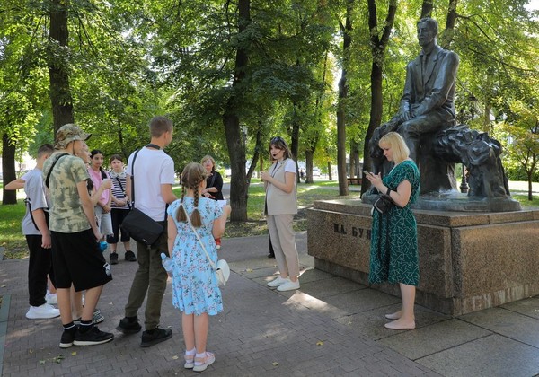 Пешеходная экскурсия «Осень в городе V»