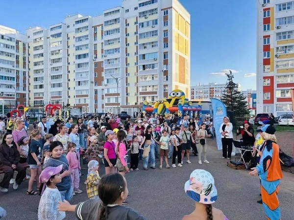 Концертная программа«Праздник двора»