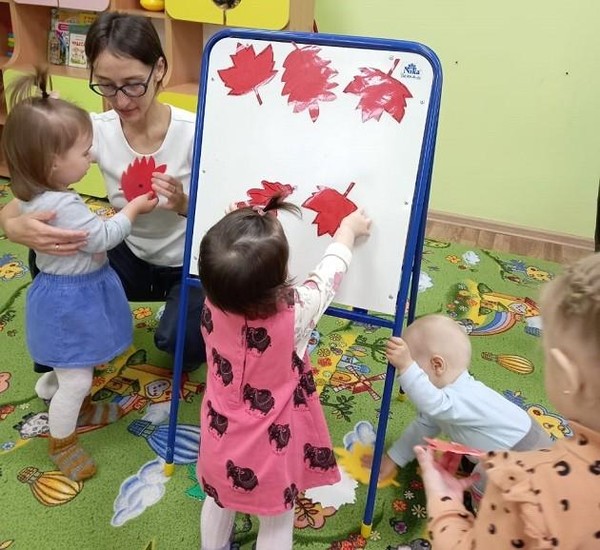 Творческая мастерская «Рисуем осень пальчиками»