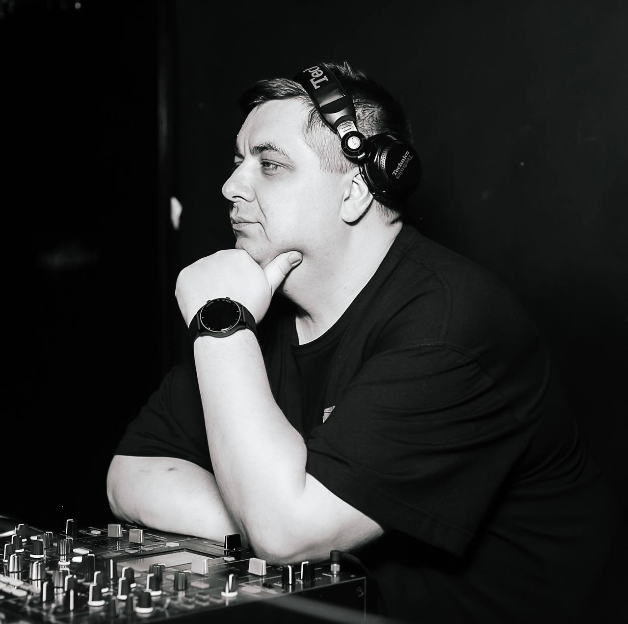 DJ Cosmix