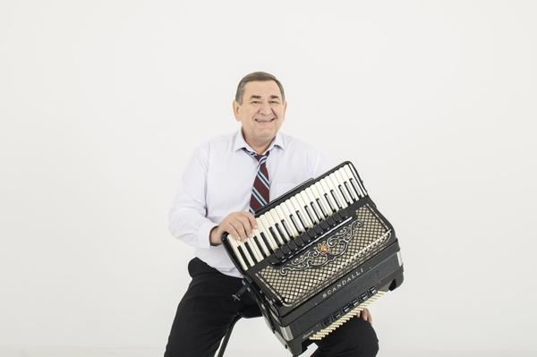 Александр Чудновский