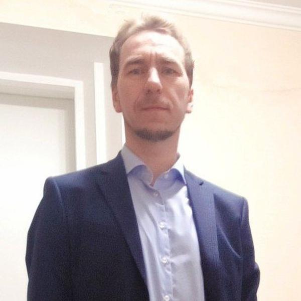 Владимир Елютин