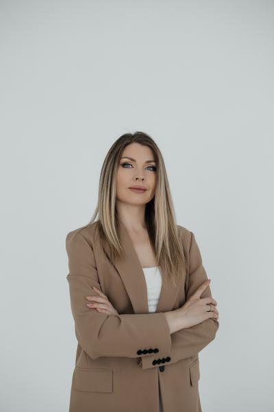 Лена Быкова