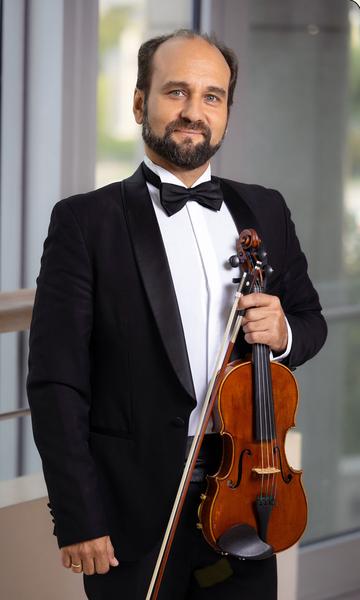 Максим Хохолков