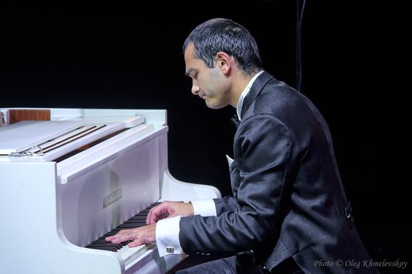 Давид Аракельян (фортепиано)