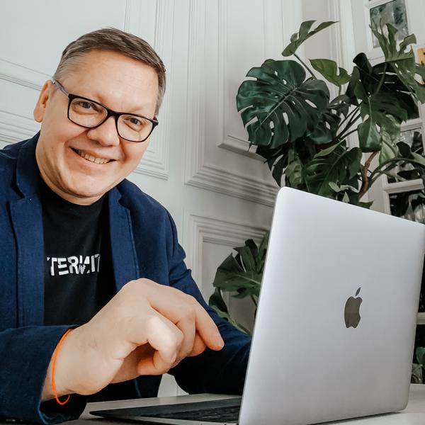 Евгений Жагалтаев