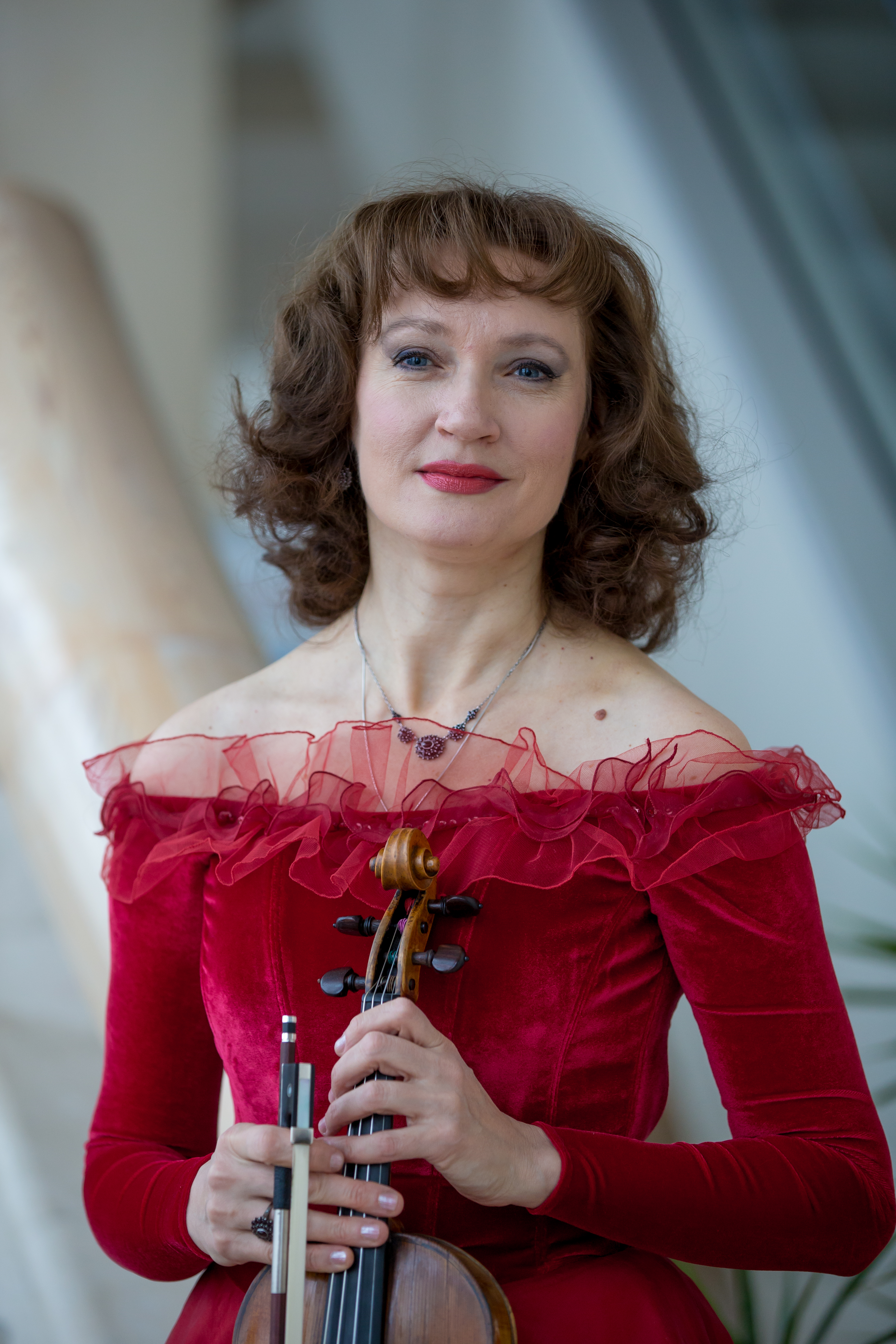 Ирина Павлихина (скрипка, солистка Москонцерта, доцент ГМПИ им. М. Ипполитова-Иванова)