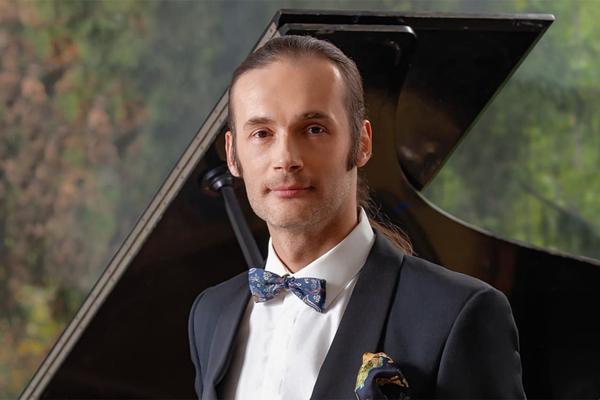 Евгений Стародубцев (фортепиано, лауреат международных конкурсов, композитор, педагог)