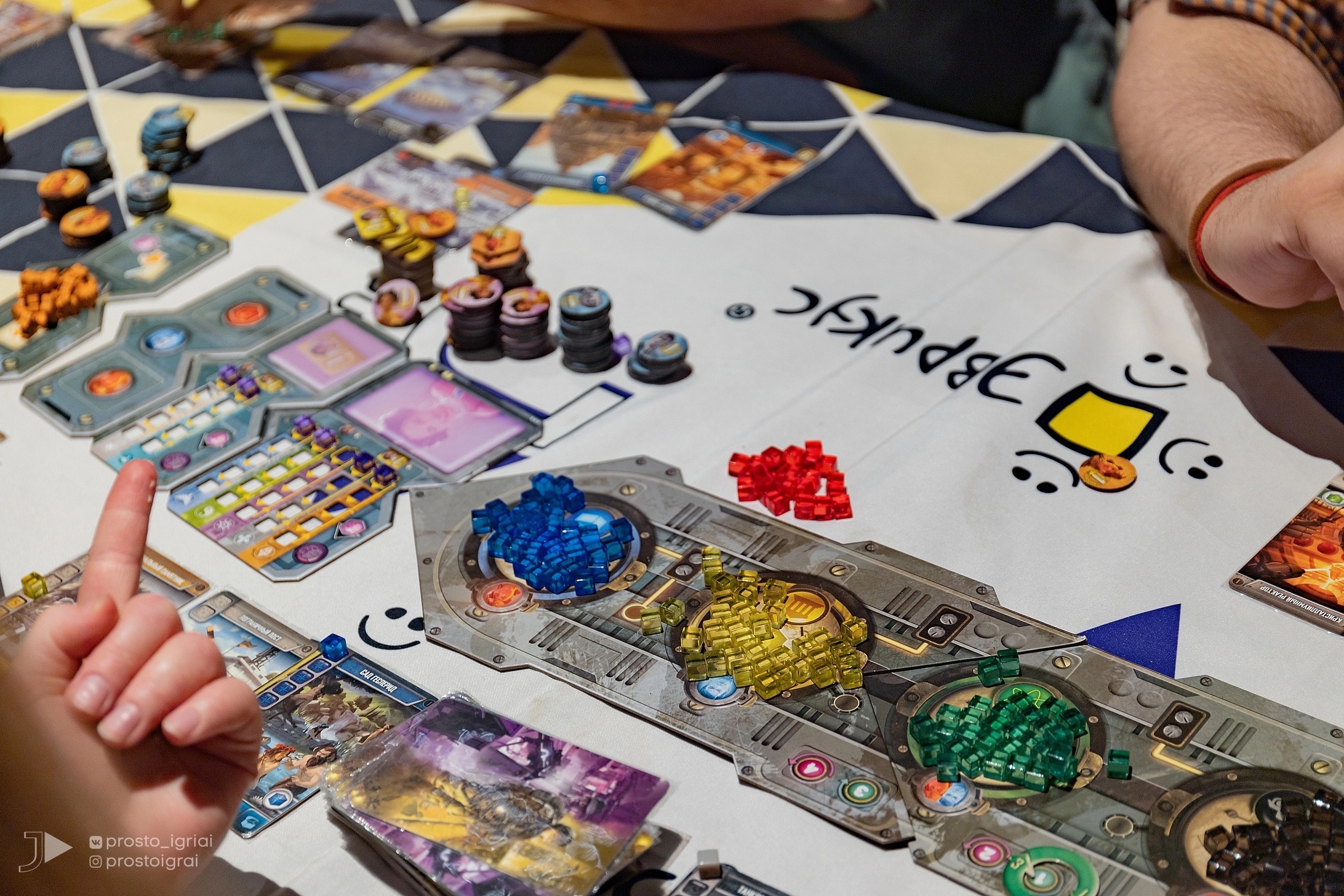 Ночная игротека Ночь Игр в The Place