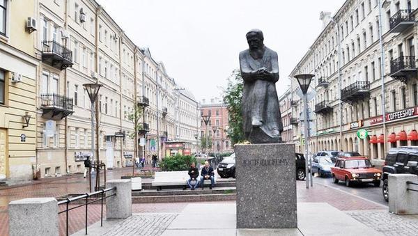 Метро Владимирская (у памятника Ф.М. Достоевскому)